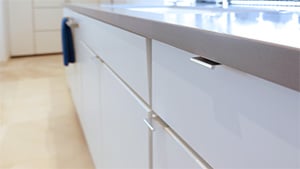White Quartz Kitchen Drawers with Metalic Handles